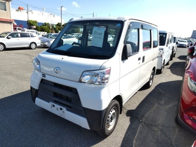 7747 Daihatsu Hijet van S321V 2018 г. (LUM Kobe Nyusatsu)